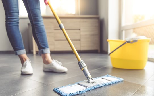 What are the advantages of hiring a cleaner for your office?